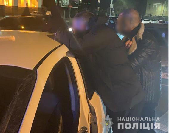 Оперативника дніпропетровської поліції викрила на хабарництві внутрішня безпека НПУ