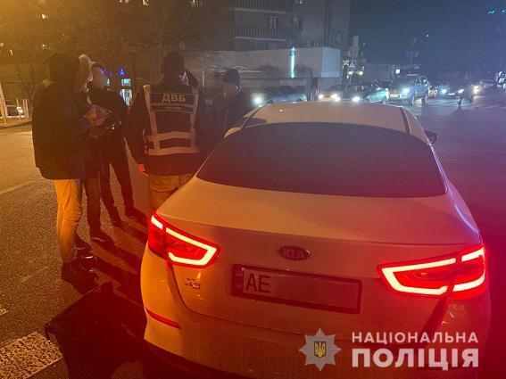 Оперативника дніпропетровської поліції викрила на хабарництві внутрішня безпека НПУ