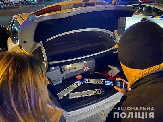 Оперативника дніпропетровської поліції викрила на хабарництві внутрішня безпека НПУ