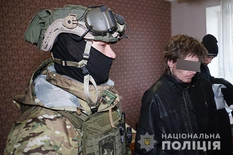 Оперативники Тернополя вилучили у місцевих ''закладчиків'' майже кілограм психотропних речовин