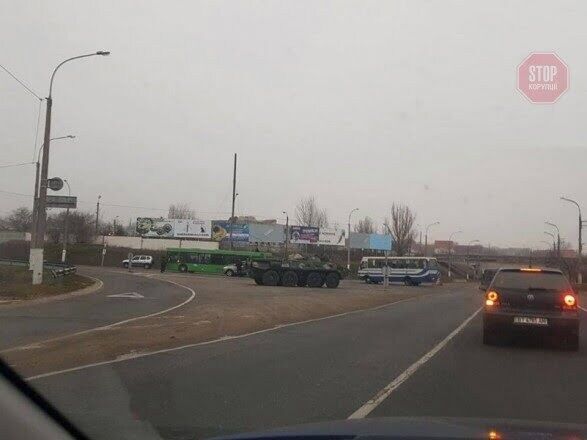 Нацгвардія і бронетехніка вийшли на вулиці Херсона: що відбувається
