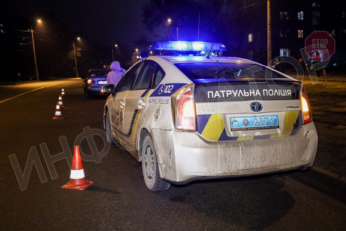 У Дніпрі 12-річна дівчинка потрапила під колеса іномарки: дитина у лікарні (фото)