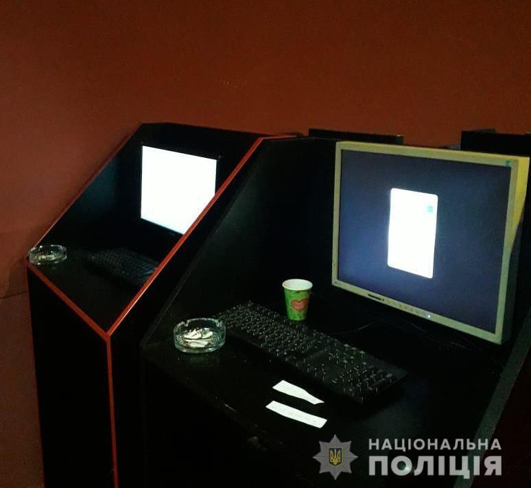 Упродовж вихідних поліцейські викрили 8 гральних закладів