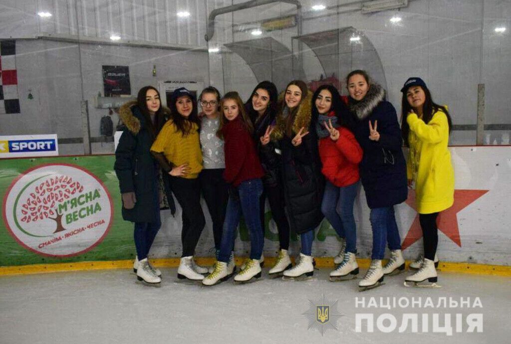 Поліцейські Покровська та лігівці відвідали Дружківську льодову арену