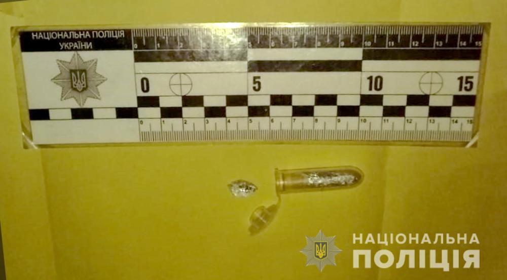 У Білгороді-Дністровському поліцейські вилучили у перехожого амфетамін