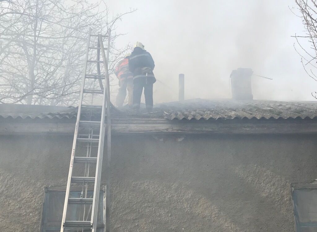 Херсонщина: голопристанські рятувальники ліквідували пожежу в перукарні