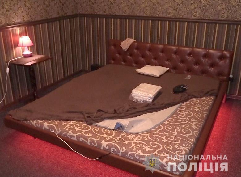Столичні оперативники викрили діяльність кількох борделів, замаскованих під масажні салони