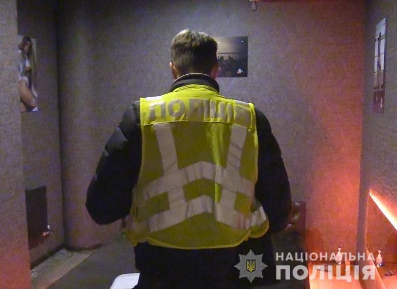 Столичні оперативники викрили діяльність кількох борделів, замаскованих під масажні салони