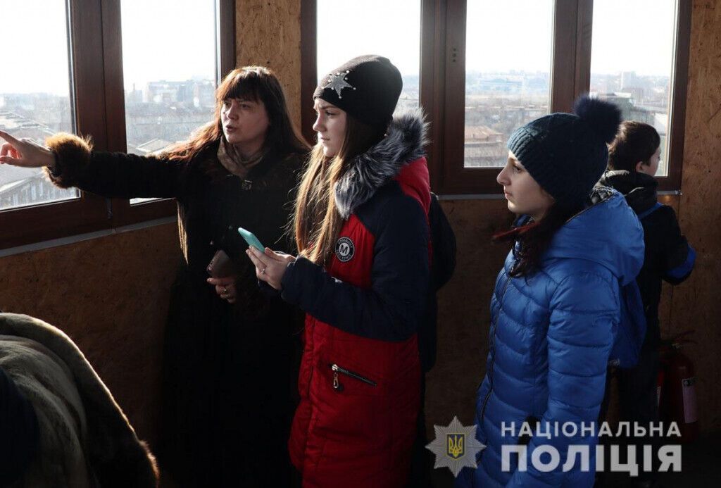 Поліцейські Донеччини організували для школярів змістовне дозвілля