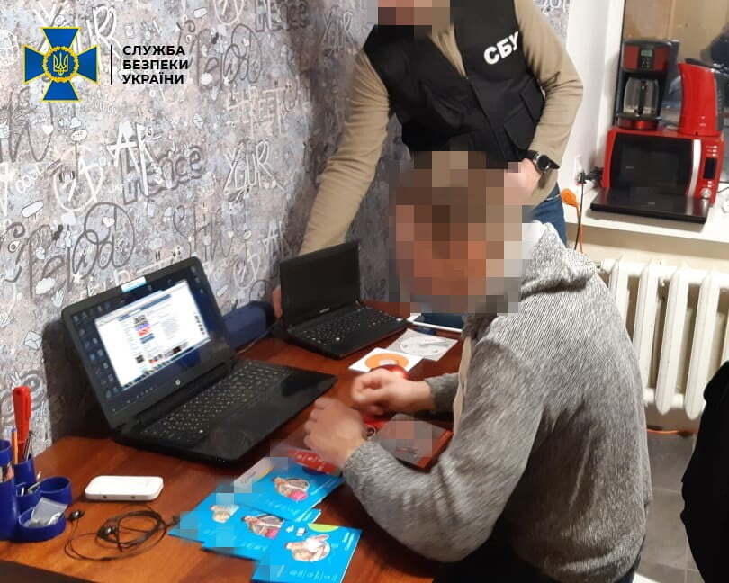 У Чернігові СБУ блокувала діяльність адміністратора сепаратистських груп у соціальних мережах