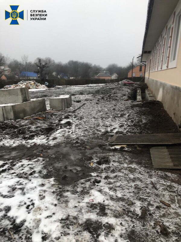 На Полтавщині СБУ задокументувала механізм привласнення чиновниками мільйонів бюджетних коштів під час будівництва соціальних об’єктів