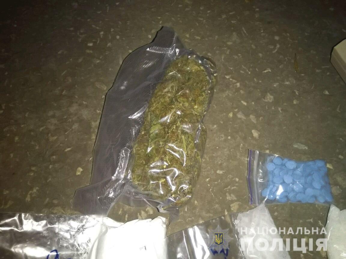 Миколаївські правоохоронці затримали розповсюджувача наркотиків із товаром на пів мільйона гривень