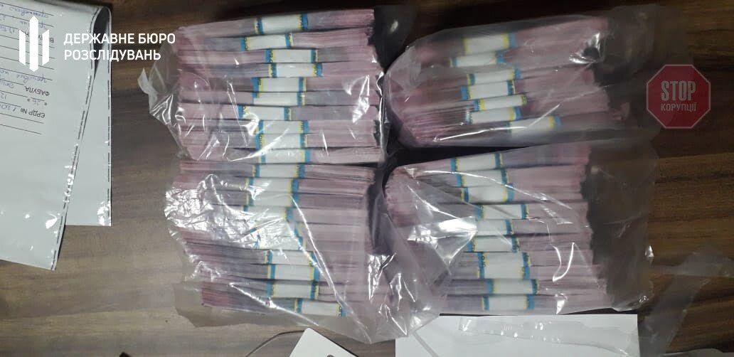 У Києві працівники поліції вимагали 150 тисяч доларів хабара