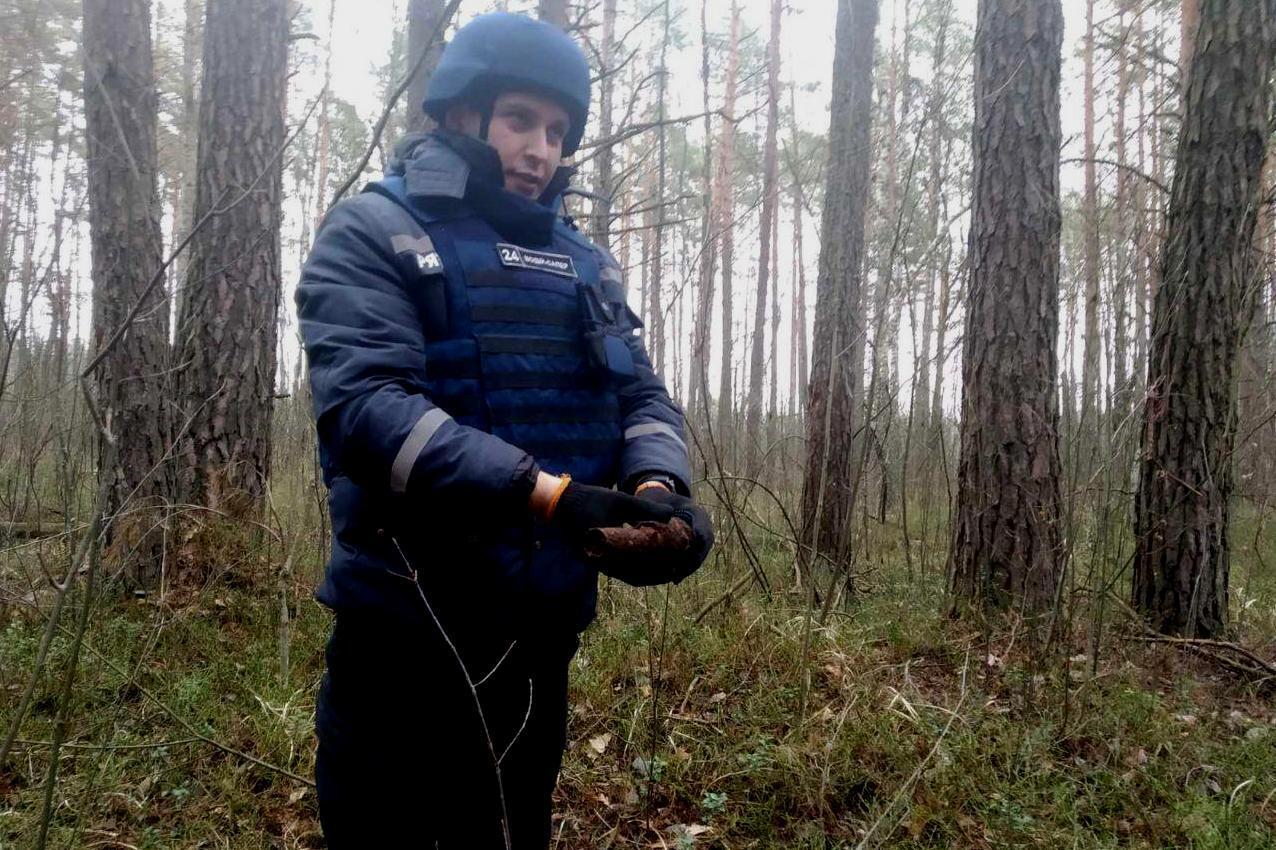 Чернігівська область: піротехніки ДСНС знищили дві 100-кілограмові фугасні авіаційні бомби та ручну гранату часів Другої світової війни