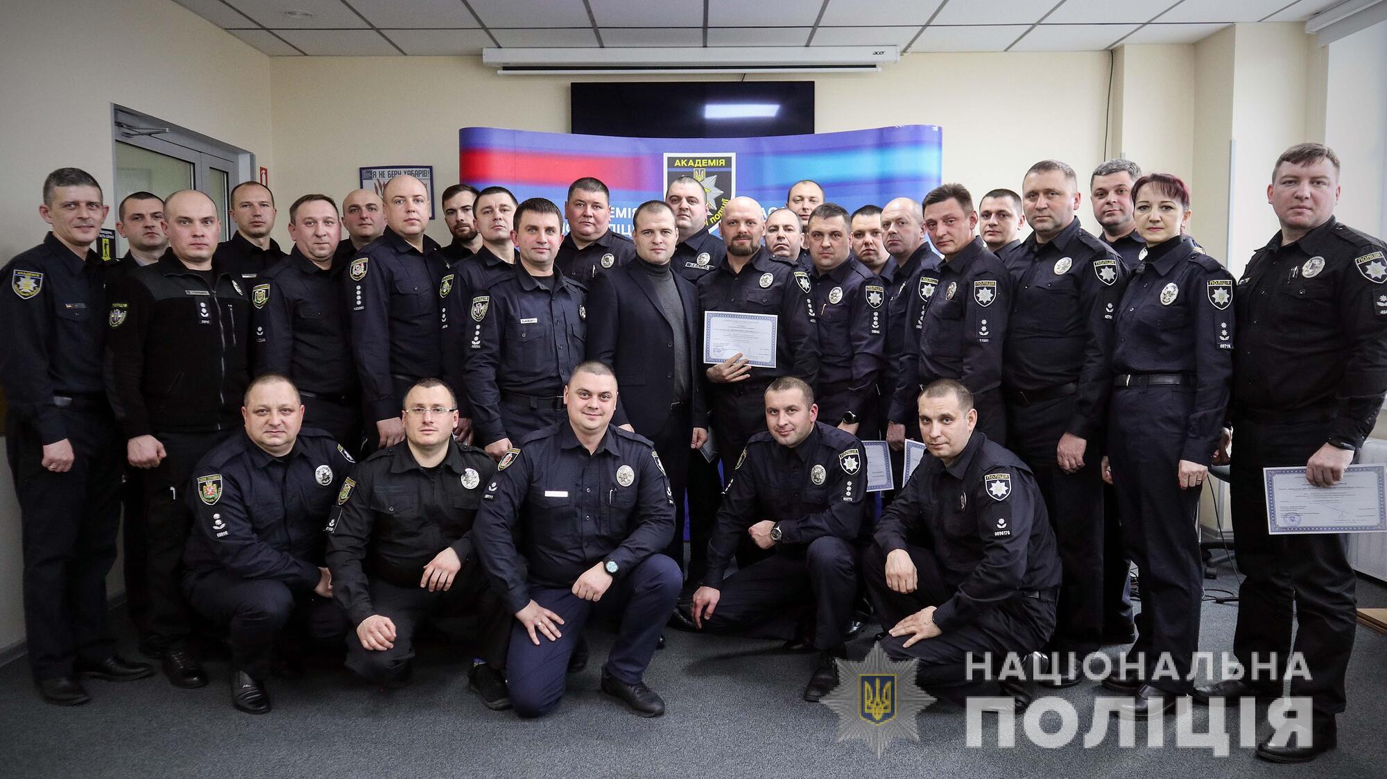 Поліцейські превенції 12-ти регіонів пройшли курси з комунікації лідерства і тактичної підготовки