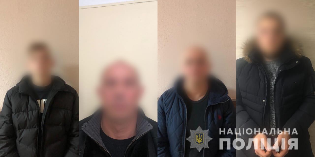 Поліція затримала озброєну банду за підозрою у скоєнні розбійних нападів на Київщині