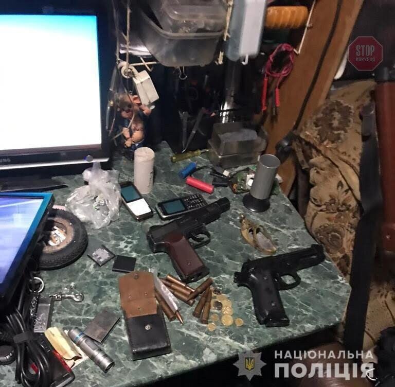 Виробляли боєприпаси та зброю: на Рівненщині викрили підпільний цех (фото)