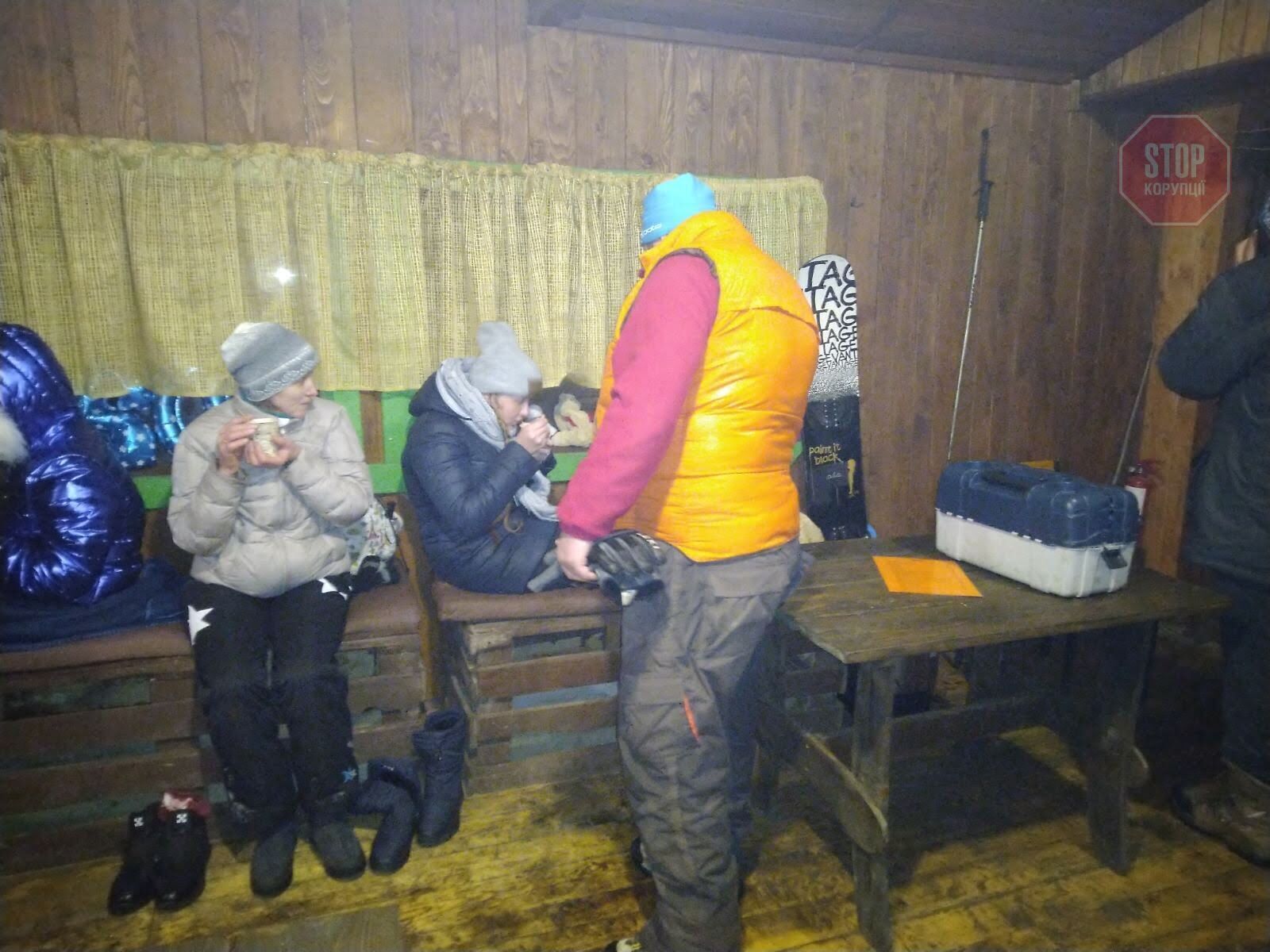 На Львівщині співробітники ДСНС врятували туристів (фото)