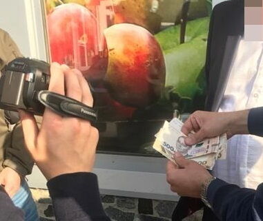 Викрито податківця, який продавав інформацію з систем ДПС України (ФОТО)