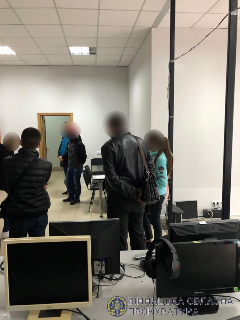 20 тис дол США на день – «заробіток» шахрайських колцентрів, діяльність яких припинено на Вінниччині (ФОТО)
