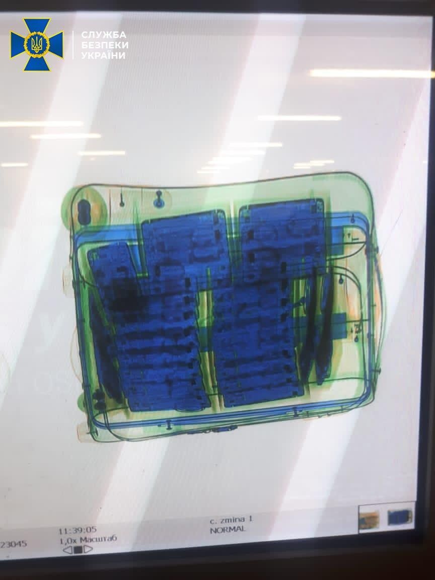 СБУ виявила нову партію контрабандних iPhone 12