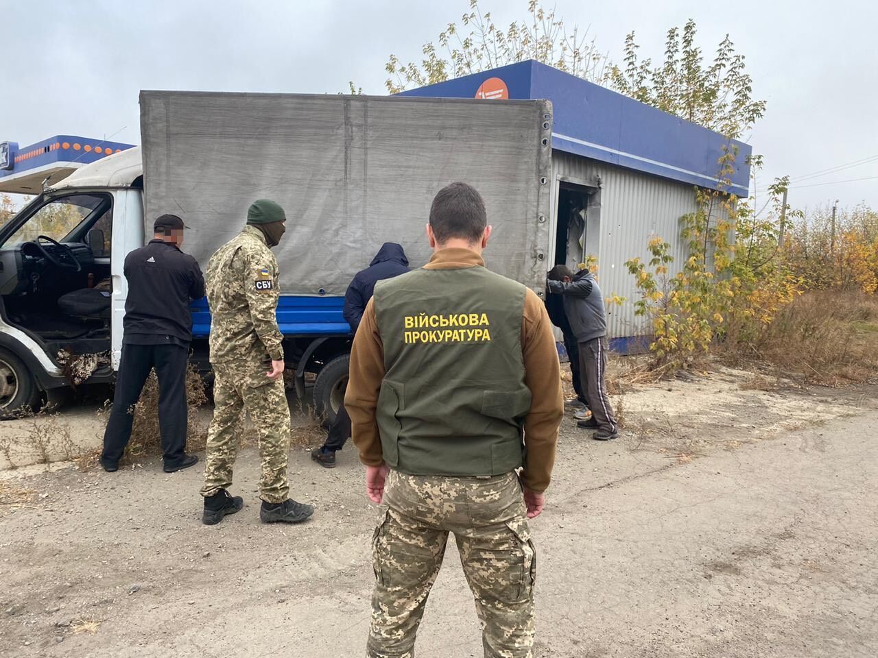 Правоохоронці викрили схему переміщення підакцизних товарів з непідконтрольної Україні території (ФОТО)