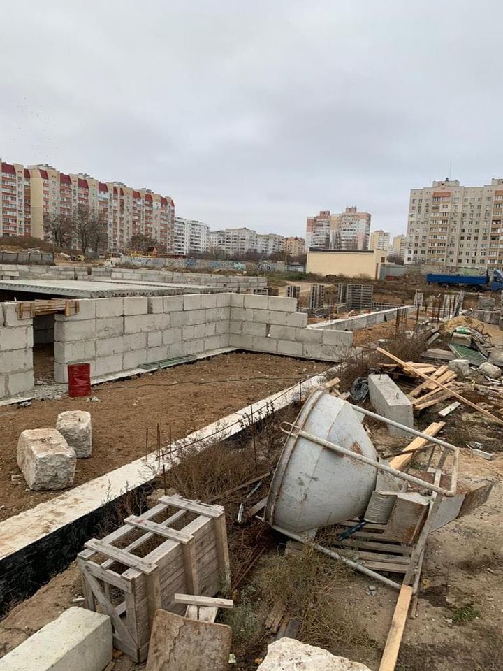 Підрядника підозрюють у привласненні 17 млн грн при будівництві навчального закладу в Одесі (ФОТО)