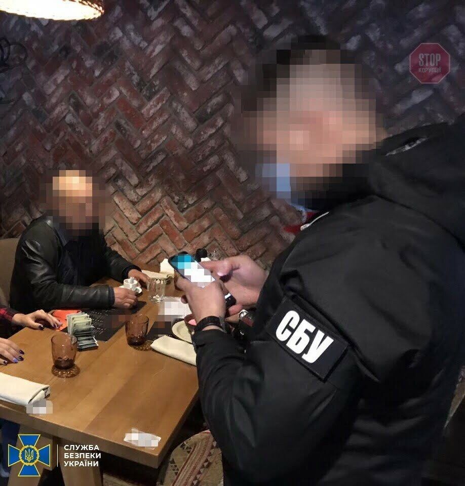 У столиці ректор вишу організував схему нелегального переправлення іноземців до країн Євросоюзу