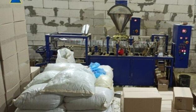 СБУ «накрила» підпільну мережу з виробництва харчових фальсифікатів на 20 мільйонів