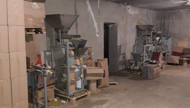 СБУ «накрила» підпільну мережу з виробництва харчових фальсифікатів на 20 мільйонів