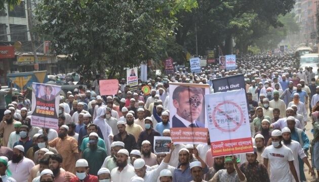 У Бангладеш десятки тисяч людей вийшли на протести через заяви Макрона