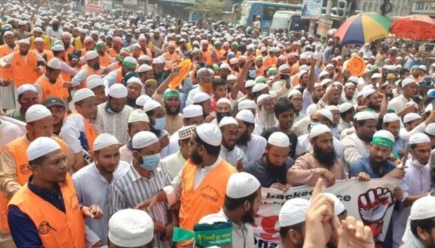 У Бангладеш десятки тисяч людей вийшли на протести через заяви Макрона