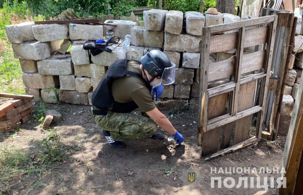 Детективи поліції Донеччини повідомили про підозру зловмисниці, яка намагалася підірвати жительку Костянтинівського району
