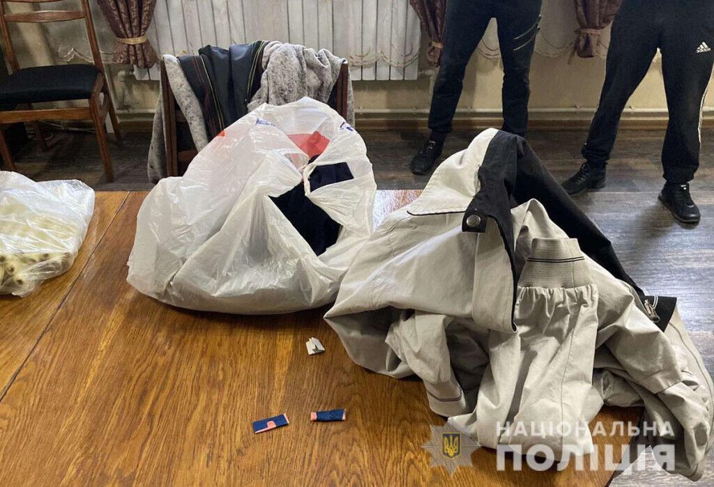 Поліцейські Селидова вилучили у виправній колонії цукерки з наркотичною начинкою