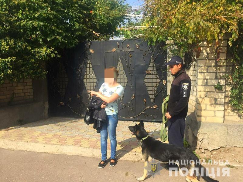 Поліцейські за лічені хвилини викрили іноземця, який пограбував жительку Біляївського району