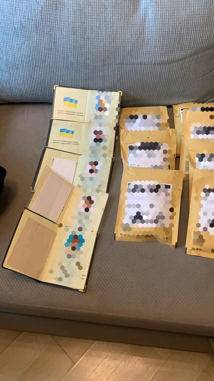 Незаконний збут сильнодіючих лікарських засобів: повідомлено про підозру чоловіку, у якого вилучили ліків на майже 3,5 млн грн (ФОТО)