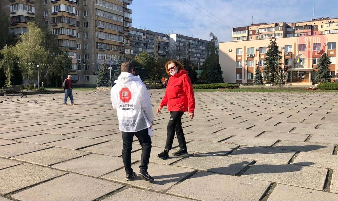 Активісти проводять громадську приймальню в Українці Фото: СтопКор