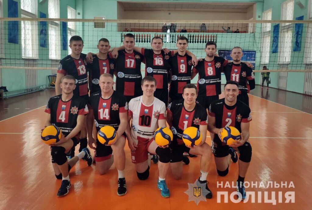 Команда поліції Донеччини перемогла у першому матчі ХХХ Чемпіонату України з волейболу