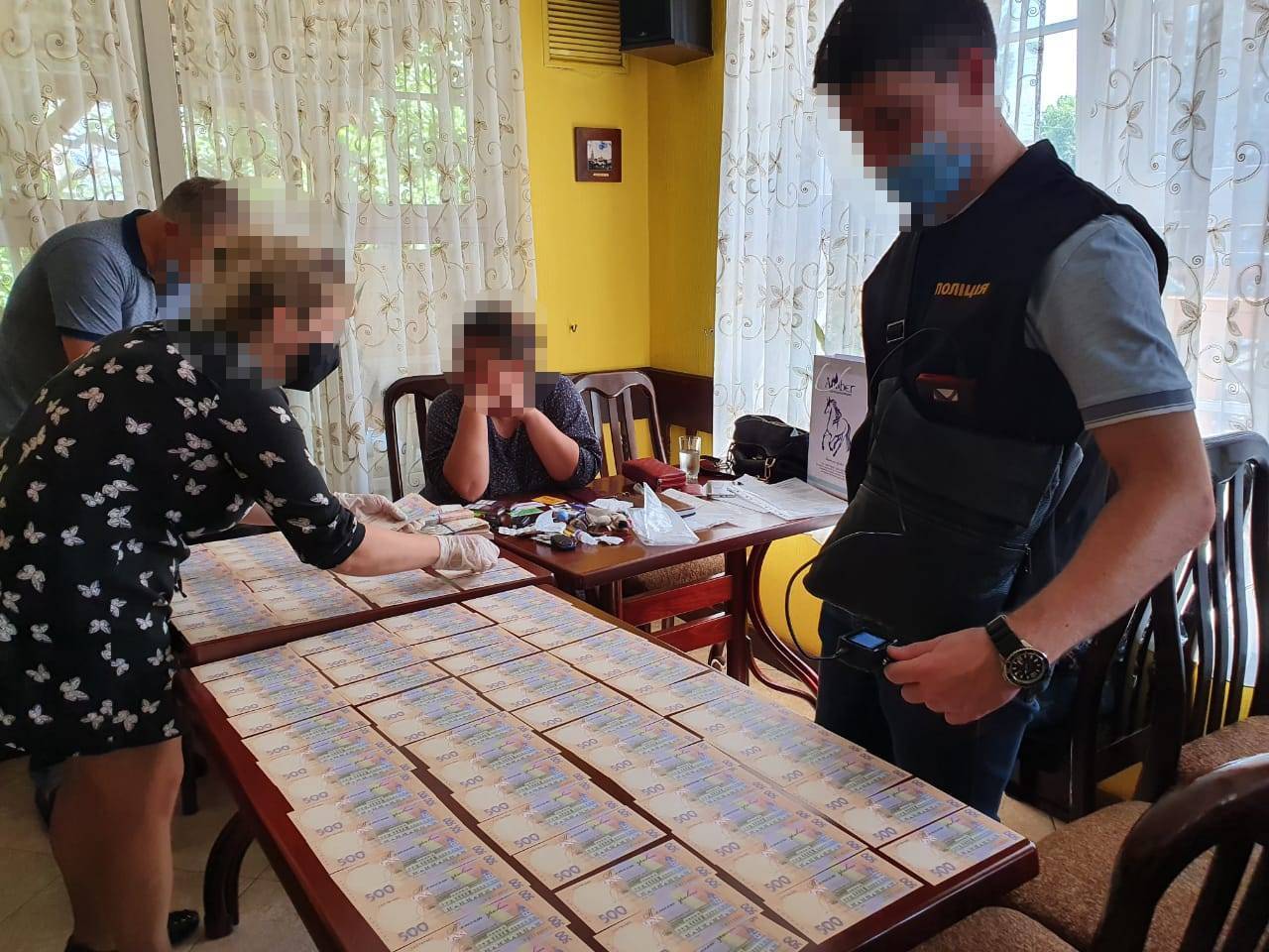 Судитимуть особу, яка вимагала 4 млн грн за вплив на службовців Антимонопольного комітету для зменшення штрафу (ФОТО)