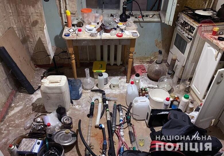 Пропонував щомісячний відсоток: у Києві затримали наркоторговця (фото)