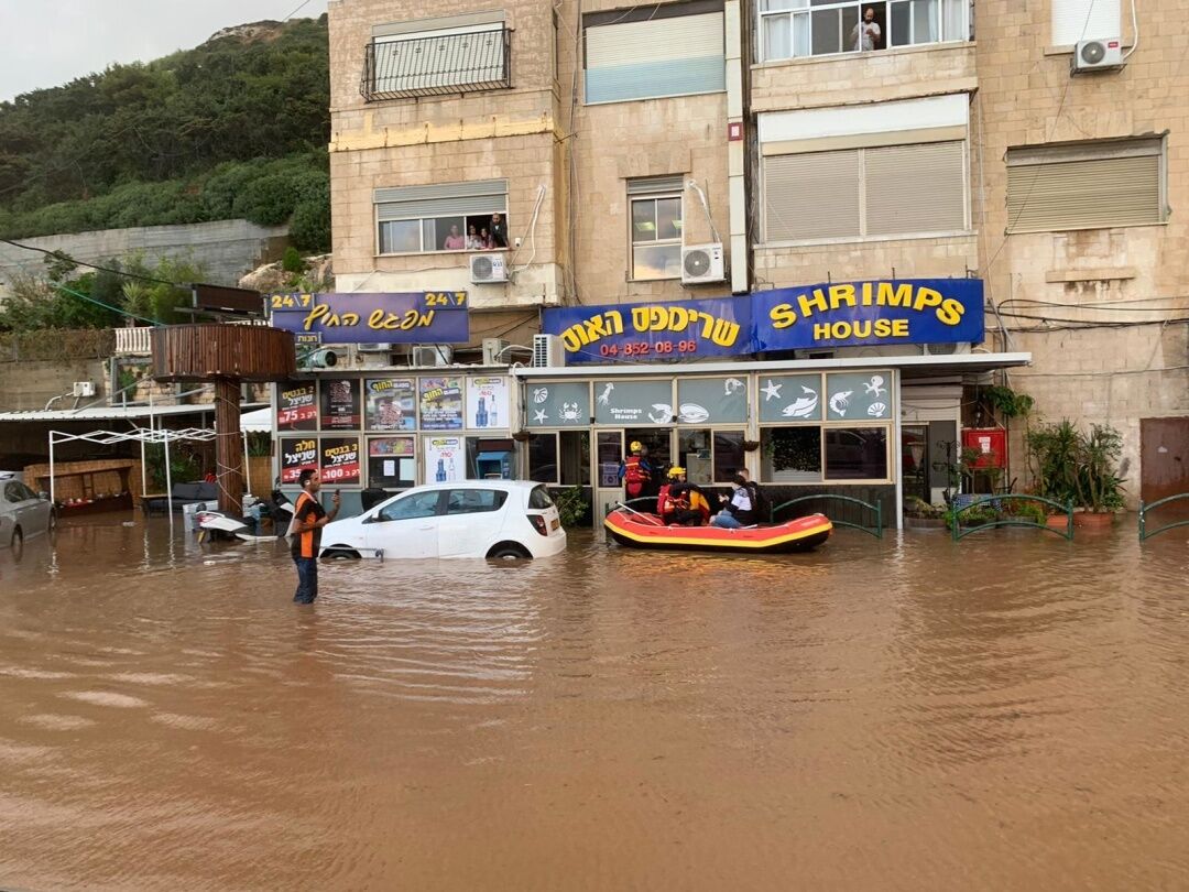 В Ізраїлі потужні зливи призвели до повеней
