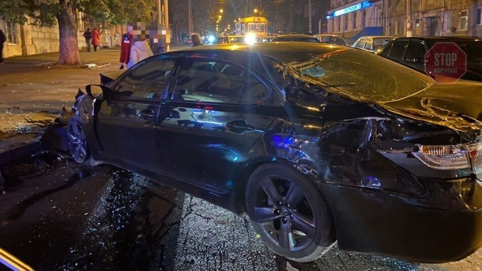 В Одесі ''швидка'' потрапила в ДТП, є поранені (фото)