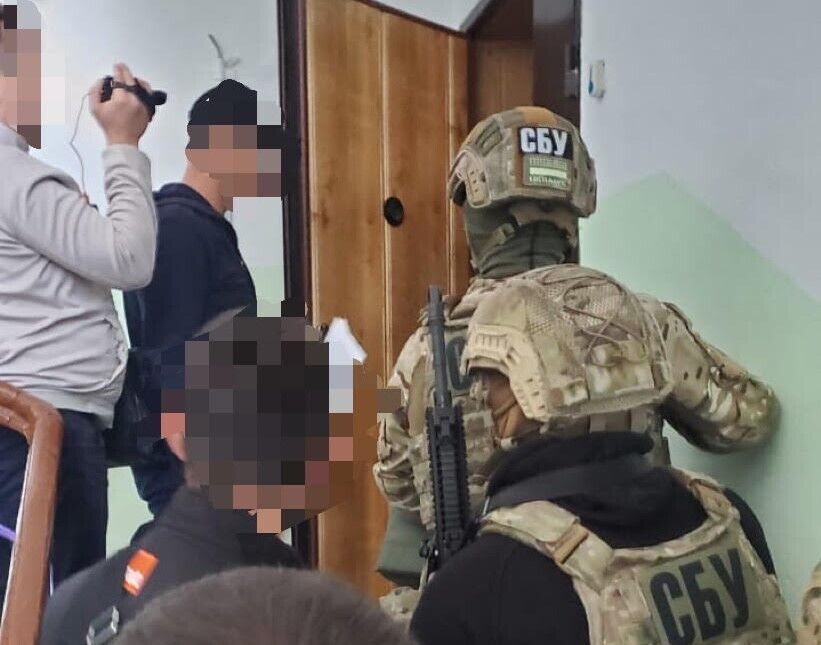 Вимагання 30 тис доларів США за перекваліфікацію злочину – судитимуть слідчого СБУ (ФОТО)