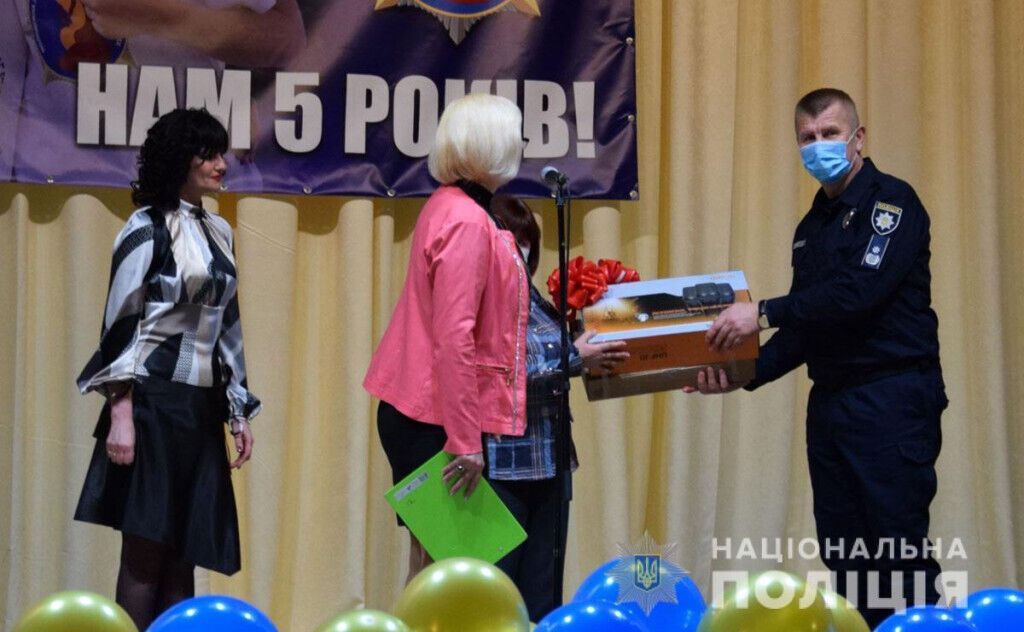 Керівництво поліції Донеччини привітало дітей з «Ліги майбутніх поліцейських» з п’ятиріччям