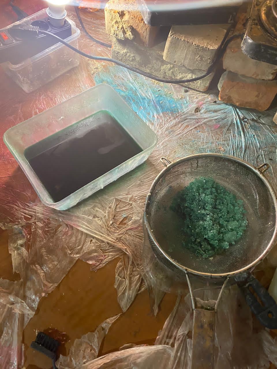 Незаконне виготовлення особливо небезпечних психотропів — затримано двох чоловіків (ФОТО)