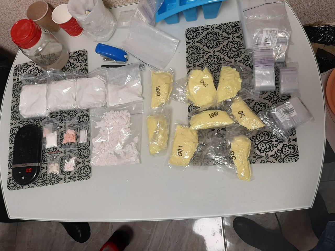 Тримання під вартою — суд обрав запобіжний захід чоловіку, який підозрюється в незаконному виготовленні наркотиків (ФОТО)