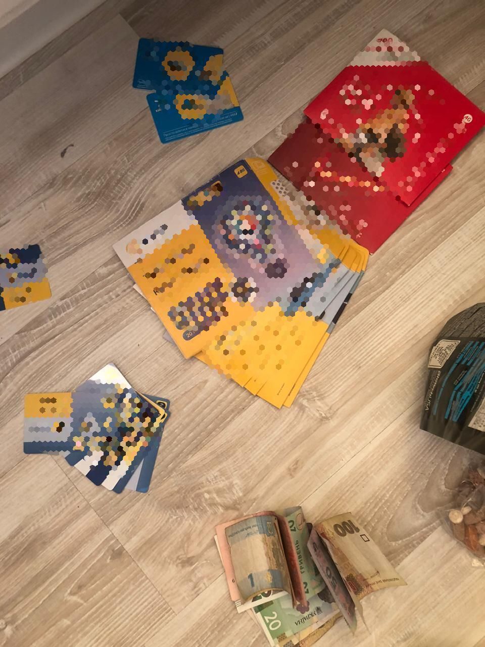 Незаконний збут сильнодіючих лікарських засобів: у двох харків’ян вилучено ліків на суму понад 1 млн грн (ФОТО)