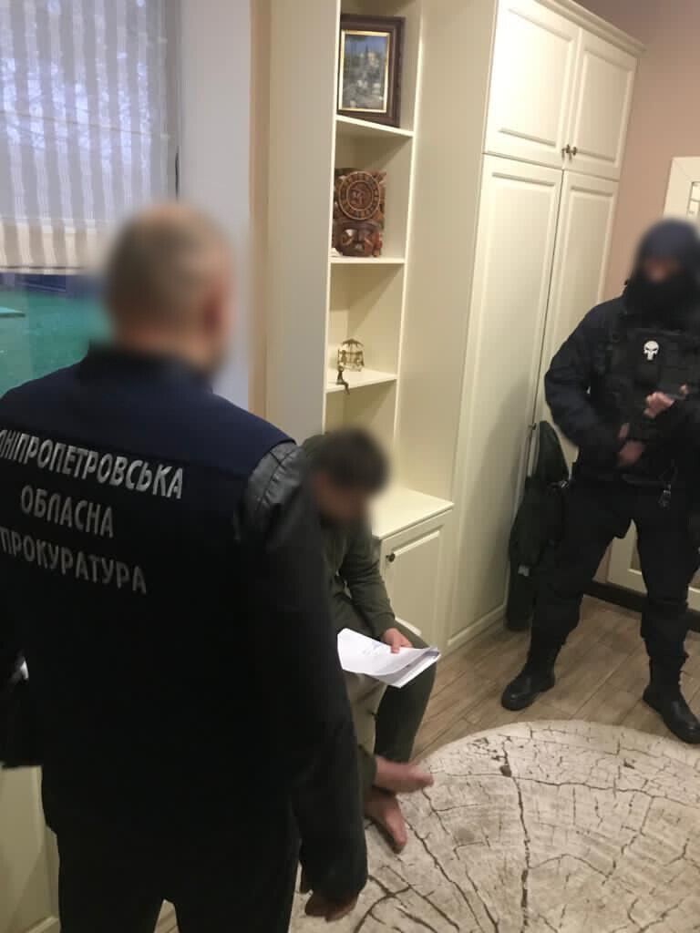 У Дніпрі учасники злочинної організації підозрюються у рейдерському захопленні ринку (ФОТО)