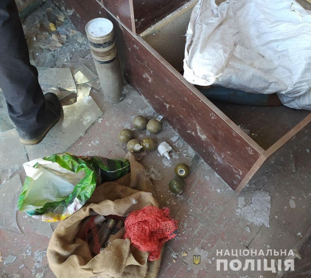 В Авдіївці правоохоронці виявили схрон боєприпасів