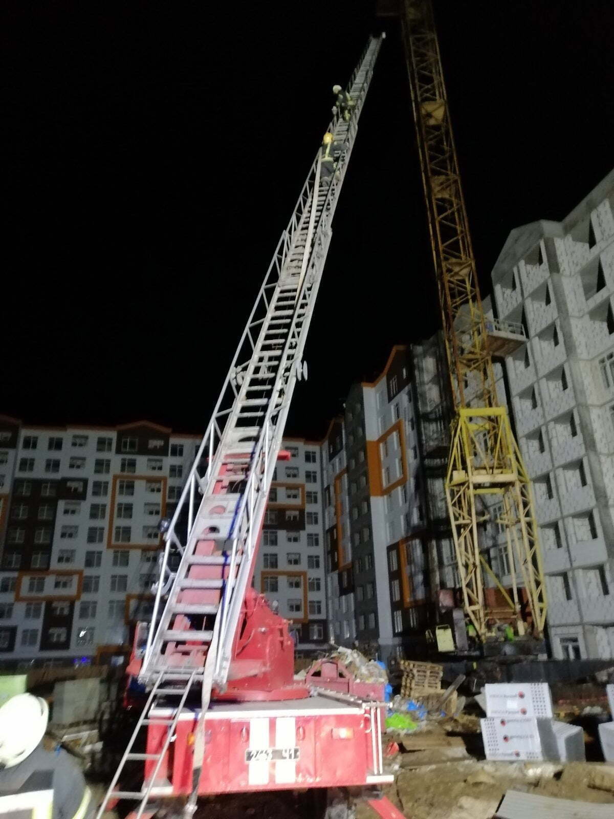 Київська область: ліквідовано загоряння кабіни баштового крану